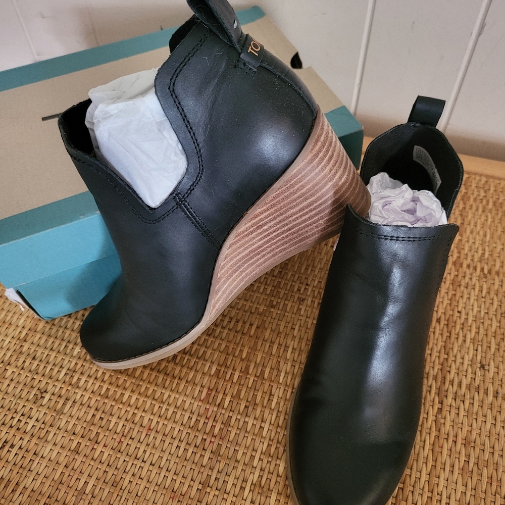 Women's TOM'S Kallie leather booties. Black Sz 6.5